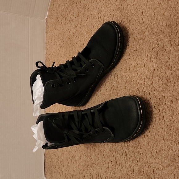 Dr Martens Shoreditch Canvas Boots 